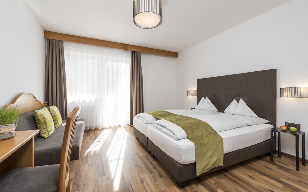 Hotel Vinschgerhof à Silandro Extérieur photo